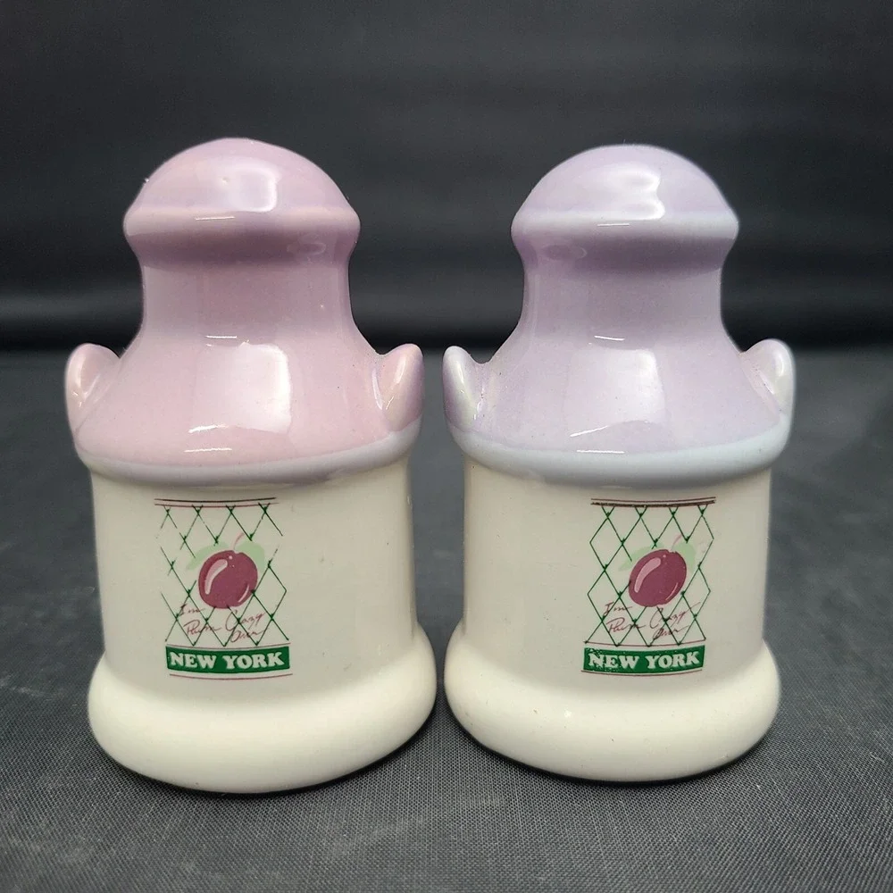 I'm Plum‎ Crazy Over New York Salt And Pepper Shakers